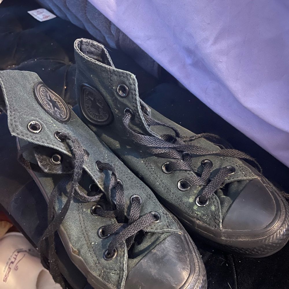 Black converse
